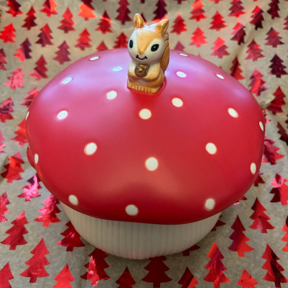 Squirrel Mushroom Ceramic Bowl Removable Lid